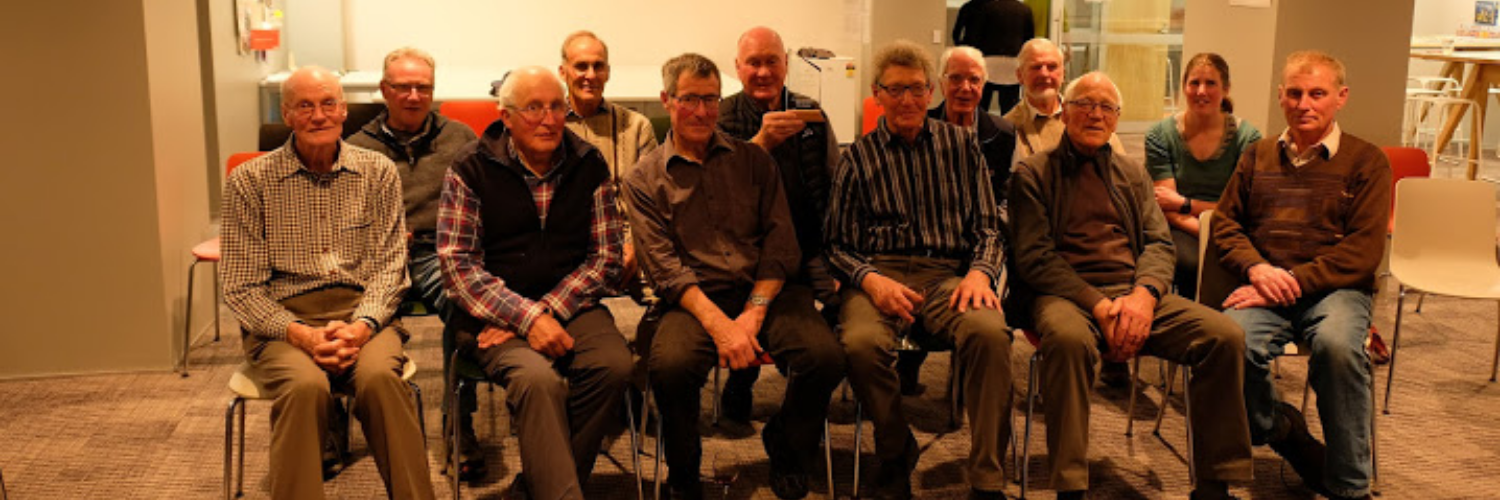 Green Hut Track Group receive Outdoor Access Champion Award