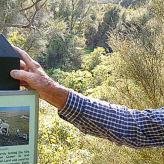 Reservoir Creek Walkway new signs