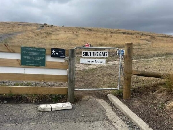 Horse gate on Kennedy's Bush Track