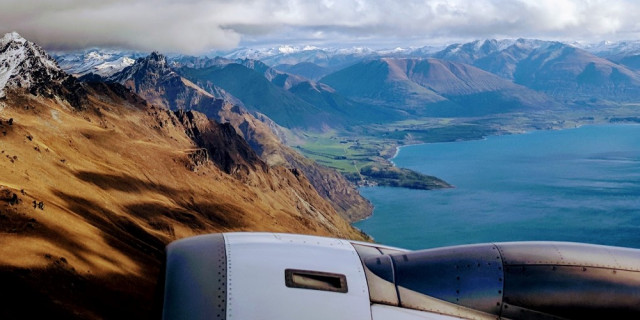 Tourist flight into Queenstown